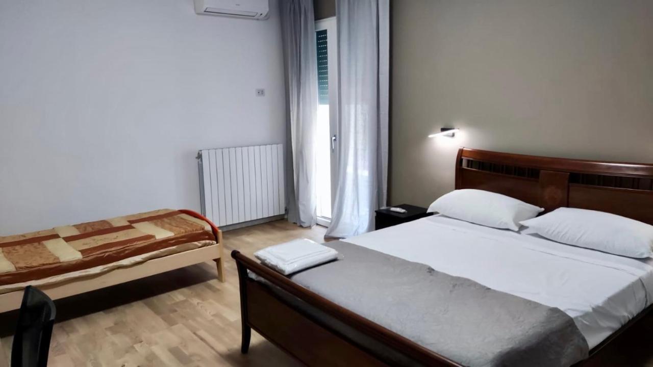 Bed and Breakfast Dimora Rudiae Лечче Экстерьер фото